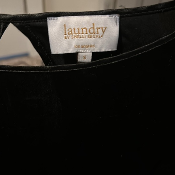 Laundry - Picture 2 of 2